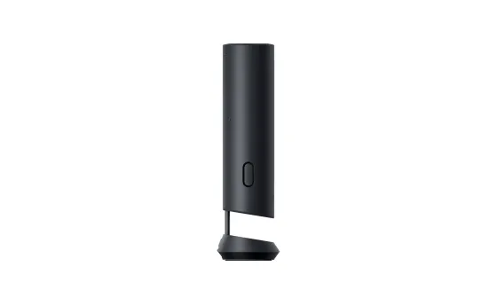 Insta360 Wave Conférencier équipé d'un logiciel d'enregistrement IA pour les réunions professionnelles en ligne et les grandes salles de réunion.