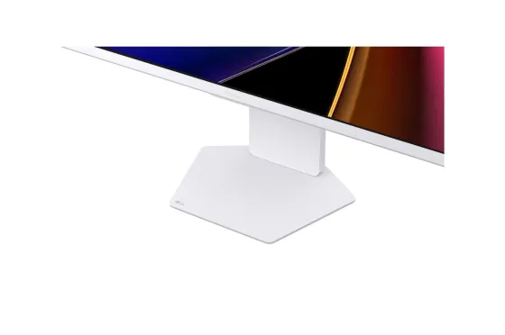 LG UltraGear 32G810SA-W 32" 144 Hz UHD 4K AI Smart Gaming Monitor