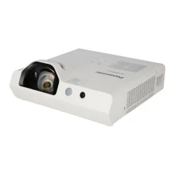 Panasonic LCD Videoprojecteur 3 300 ANSI Lumen