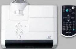 Ricoh DLP Videoprojecteur 3 300 ANSI Lumen