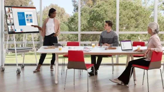 Support mobile Steelcase pour Surface Hub 2S