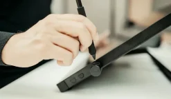 Wacom Cintiq 24 Écran tactile avec stylet et socle réglable (édition Entreprise pour les entreprises)