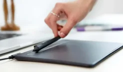 Wacom Intuos Small tablette graphique avec stylet sans pile Pen 4K